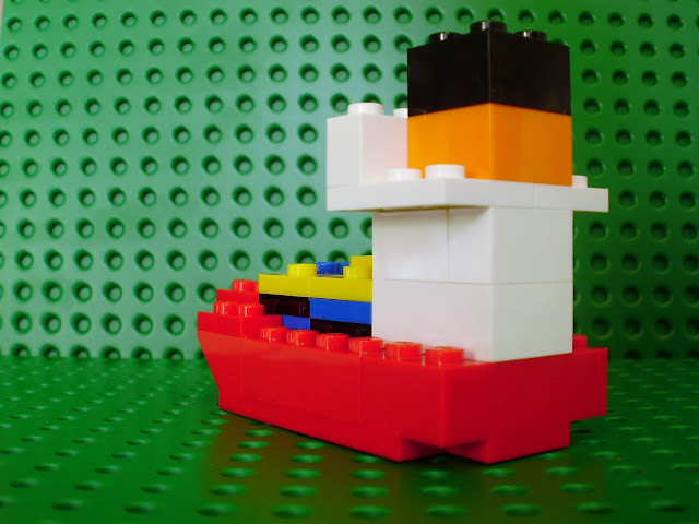 MOC LEGO Navio cargueiro com contentores
