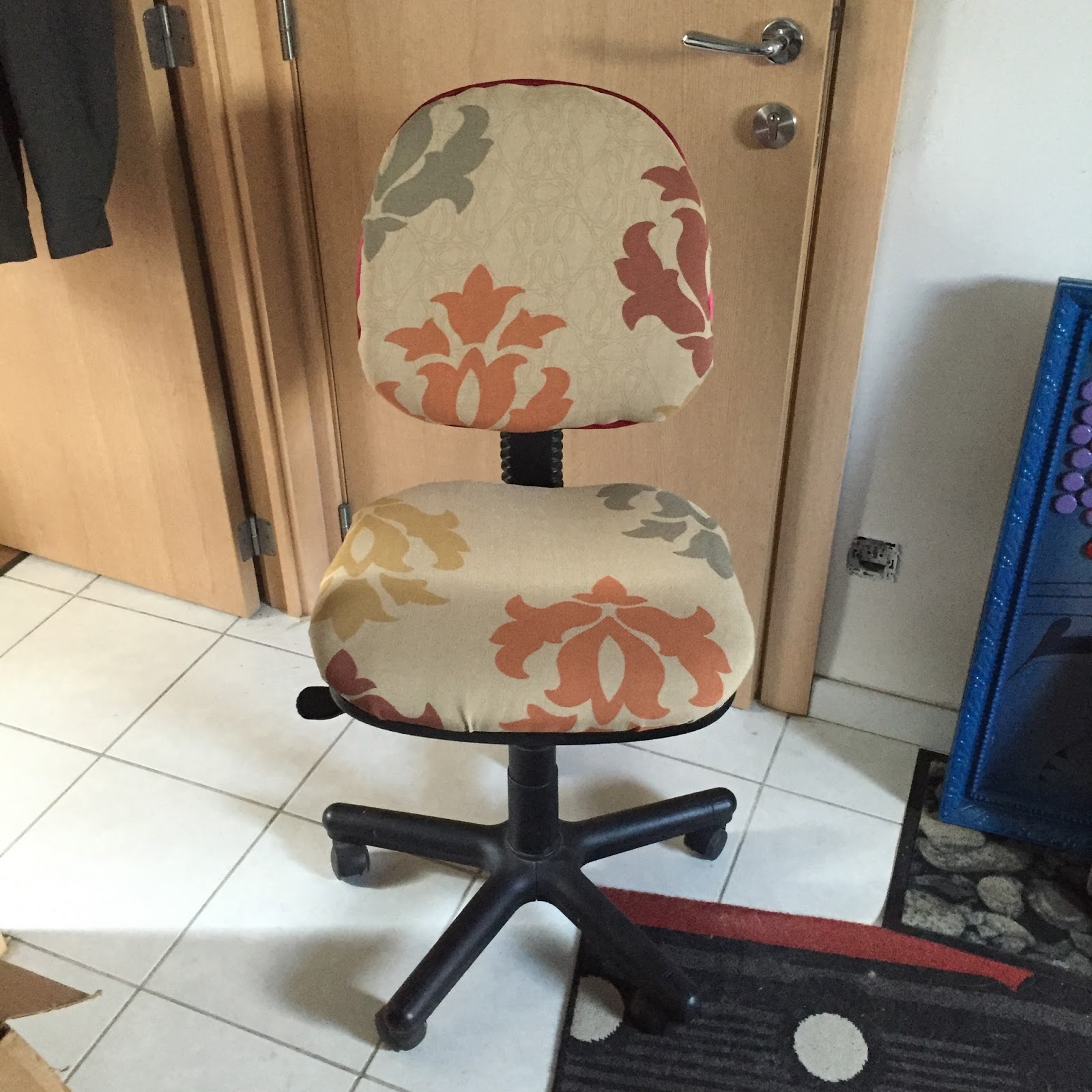 Le Bazar de SOokie DIY Recouvrir une vieille chaise de bureau