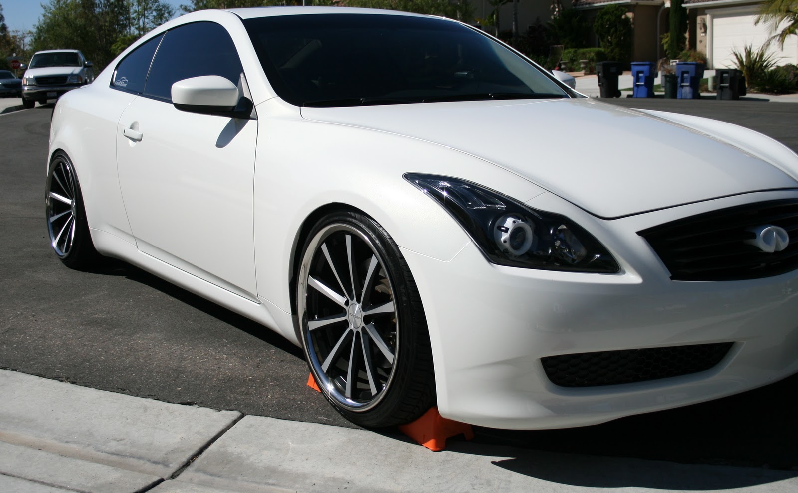 San Diego Fender Rolling Service Nissan G37