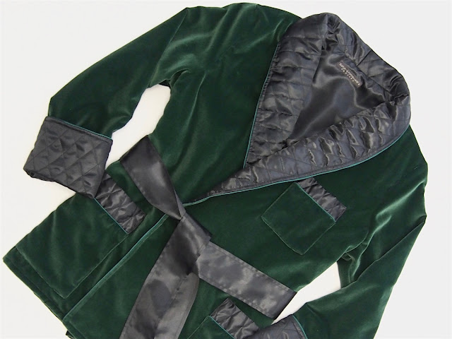 Traditional classic green velvet mens smoking jacket gentleman warm thick smoker robe luxury dressing gown black quilted satin silk shawl collar cuffs
