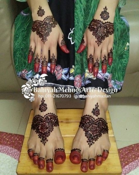 Lukisan Corak Inai Kaki Cikimm Com Henna atau sering disebut dengan inai atau pacar ini merupakan hiasan tangan yang indah dan sangat banyak diminati oleh kaum hawa, saya akan bagikan koleksi foto henna tangan menarik yang cukup untuk menjadi ispirasi bagianda semua. lukisan corak inai kaki cikimm com
