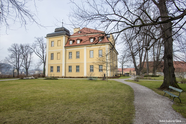 Pałac Łomnica