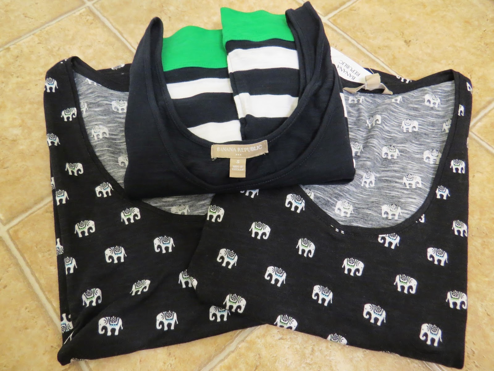 Carlsbad Premium Outlets Haul Banana Republic, Tommy Hilfiger, Gap