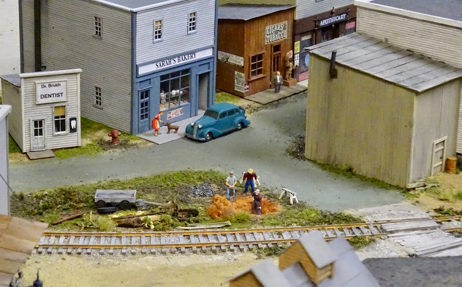 Model Railroad Minutiae Street buildings installed