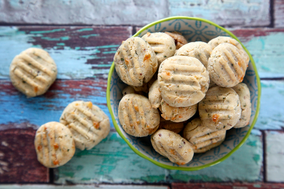 Dalmatian DIY {RECIPE} Cheesy Chicken and Rosemary Dog Treats