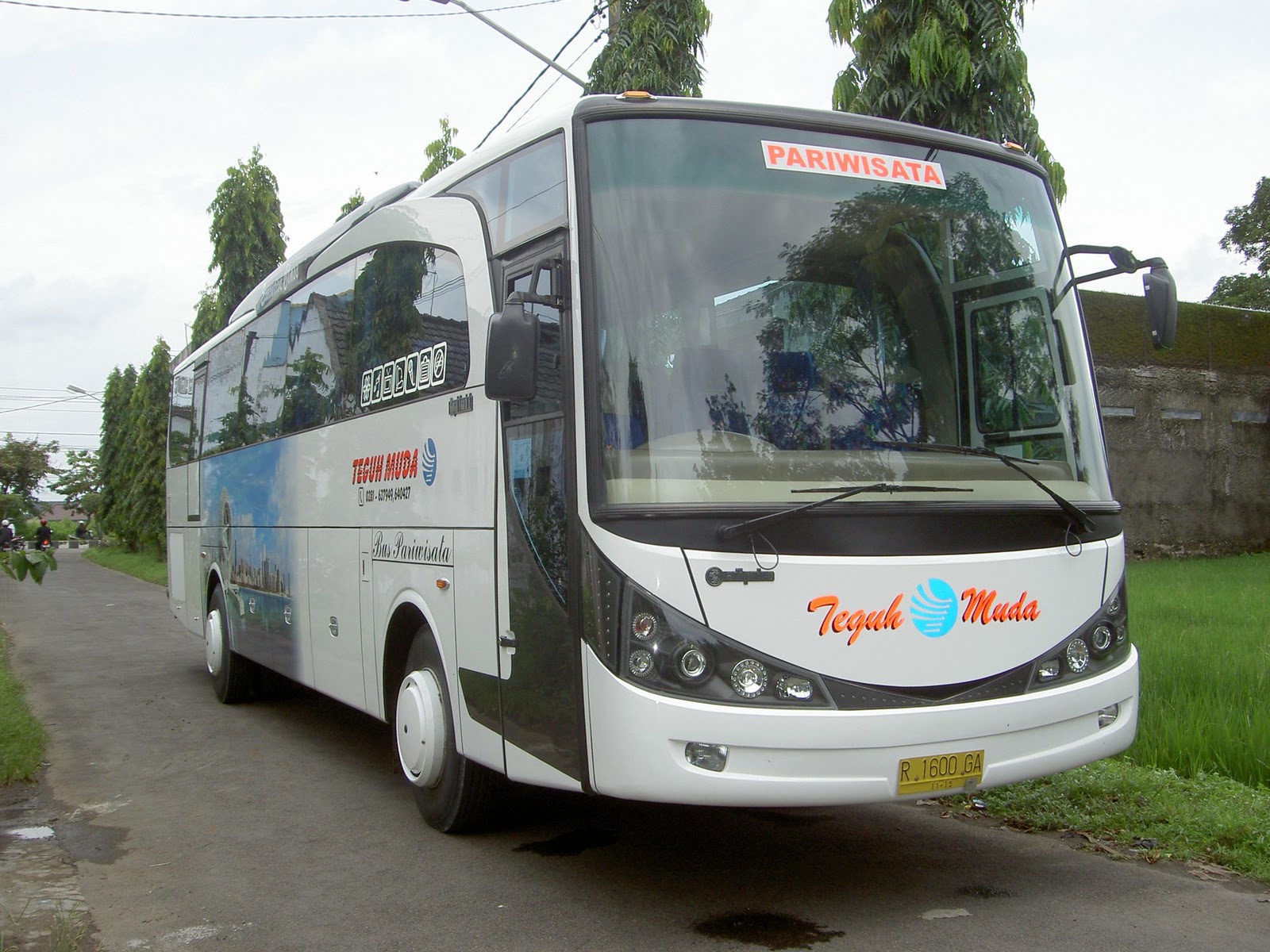 Pariwisata Purwokerto: Menggali Potensi Lewat Armada Bus Pariwisata yang Handal