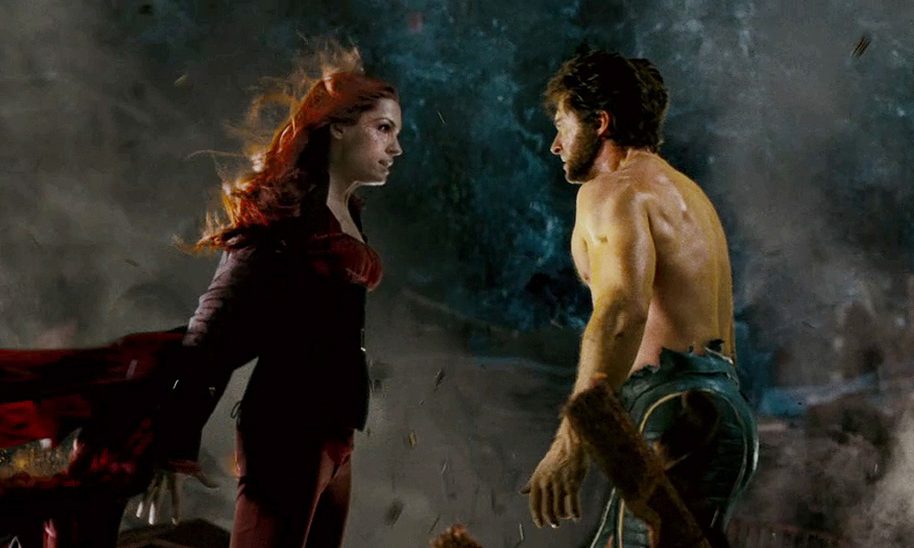 Cena do filme X-Men – O Confronto Final (2006) onde wolverine encara a fenix incorporada em jean grey