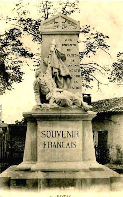 CPA monuments aux Morts du Puy-de-Dôme, Randan