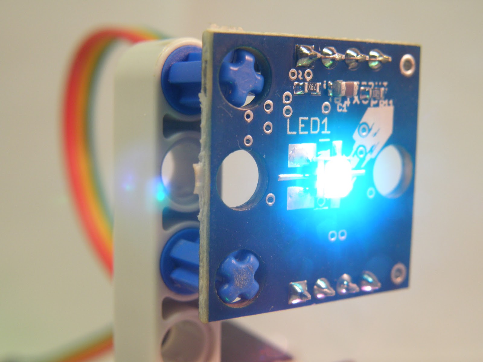 LEGO Mindstorms Projects: LED Photo Drawing Robot