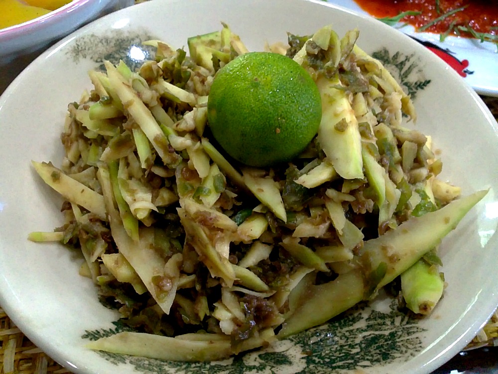 Betik Masak Bening Rendang Ayam Kelantan Dan Sambal Mangga