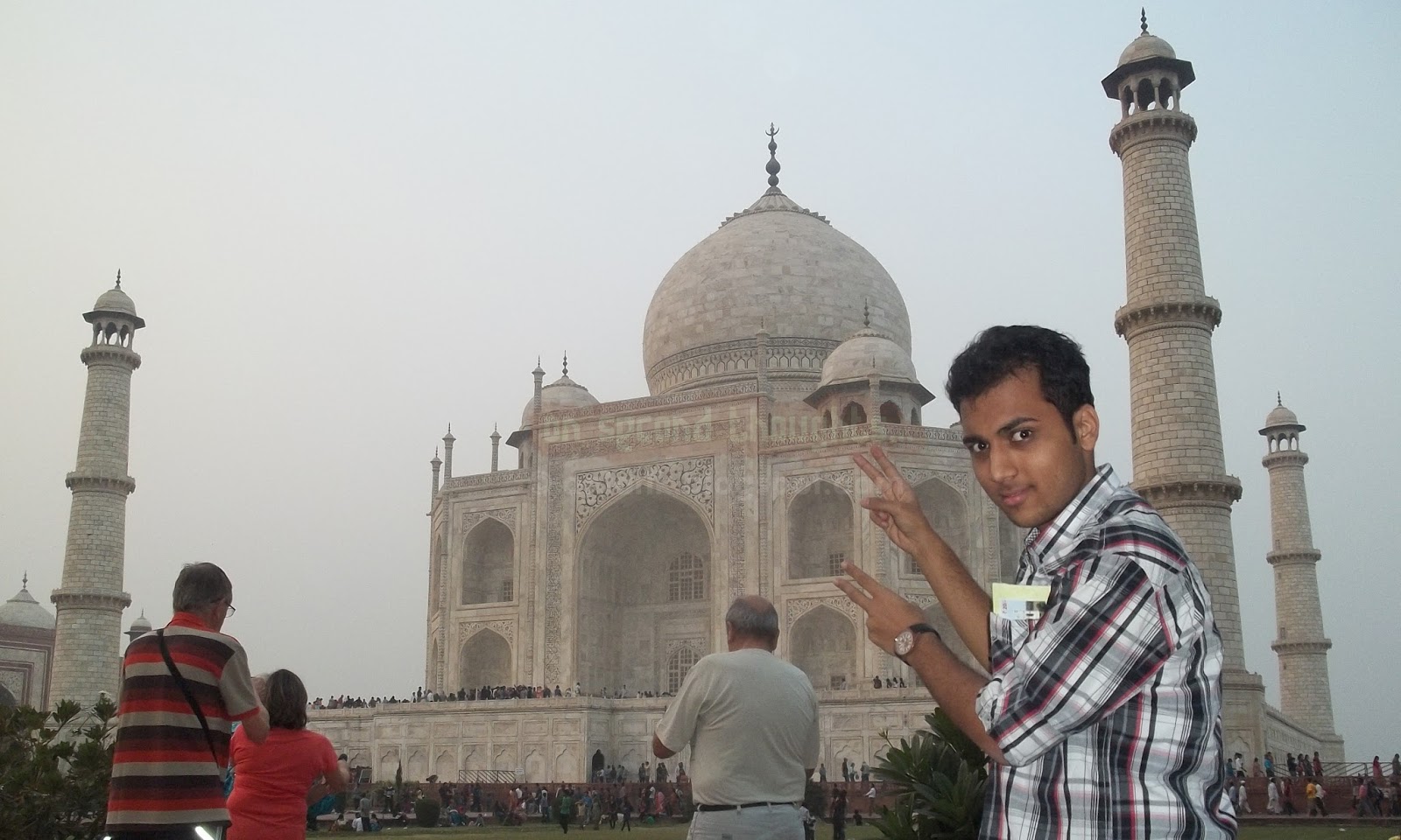 Dawn to Dusk: Captured Moods of the Taj Mahal