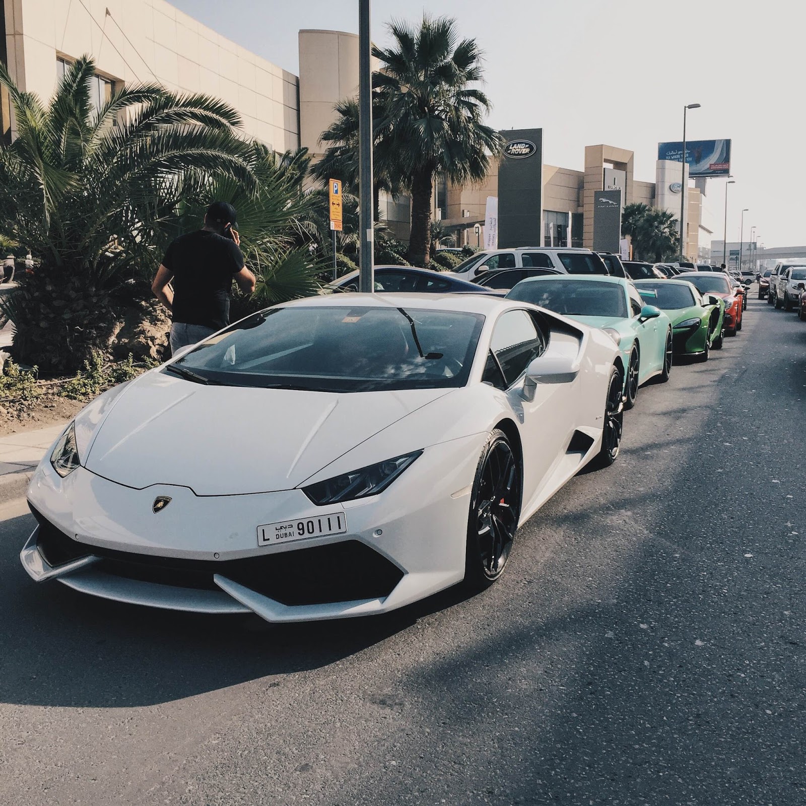 Дубайские машины. Суперкары в Дубае. Дубайский суперкар. Дубайские машины крутые. Крутые Тачки в Дубае.