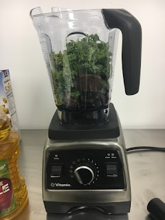 Ingredients in acai smoothie bowl