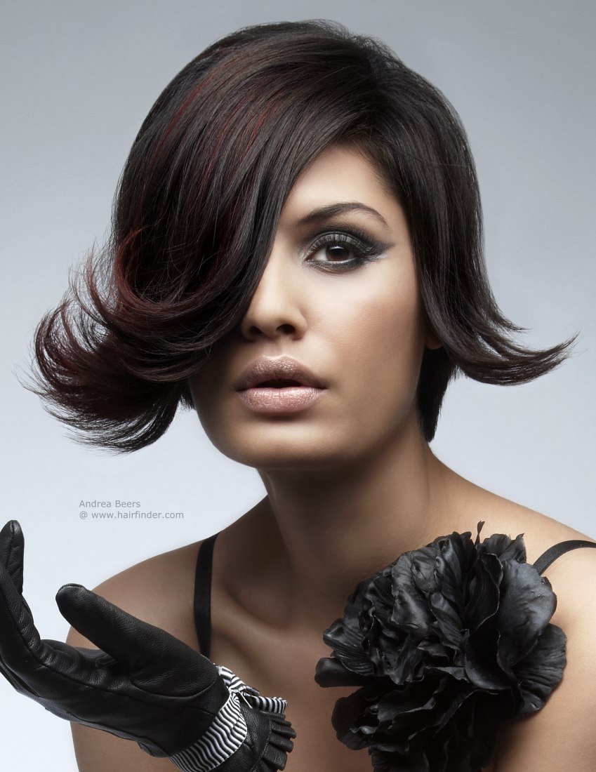 пробор на голове. каре с подкрученными волосами. каре с концами наружу. волосы загибаются на концах. как ухаживать за окрашенными волосами.