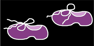 Zapatos de color violeta con cordones atados. Dibujos en trazos blancos sobre fondo negro ©Selene Garrido Guil