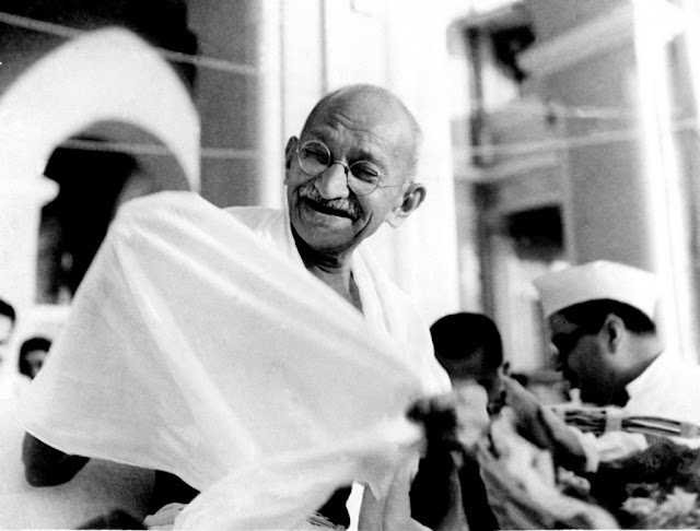 Mahatma Gandhi Essay Thoughts in Hindi Language