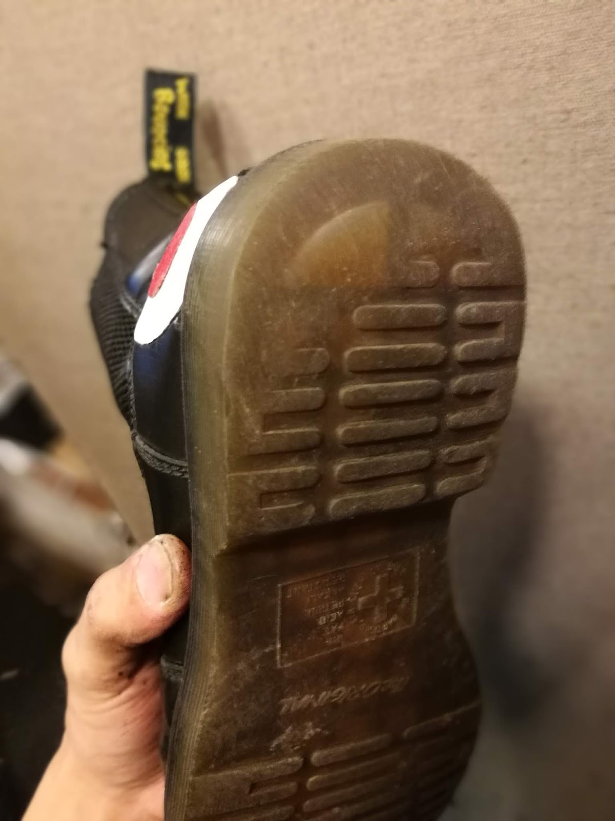 Dr Martin ドクターマーチンのカカトの修理 特殊接着コーナー修理 The Shoe Of Life 靴修理 スニーカー修理 スニーカークリーニング バッグ修理とクリーニング