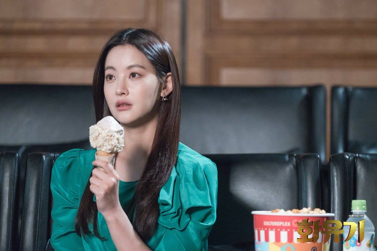 It's time for the Korean beauty Oh Yeon So to get some ice cream. 