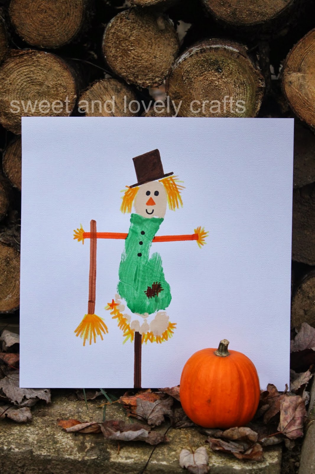 This footprint scarecrow would make a great holiday table topper