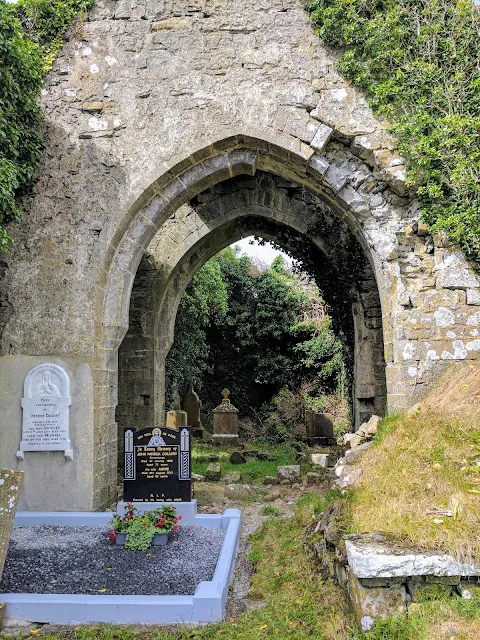 An arch at the ruins of Sligo's Court Abbey