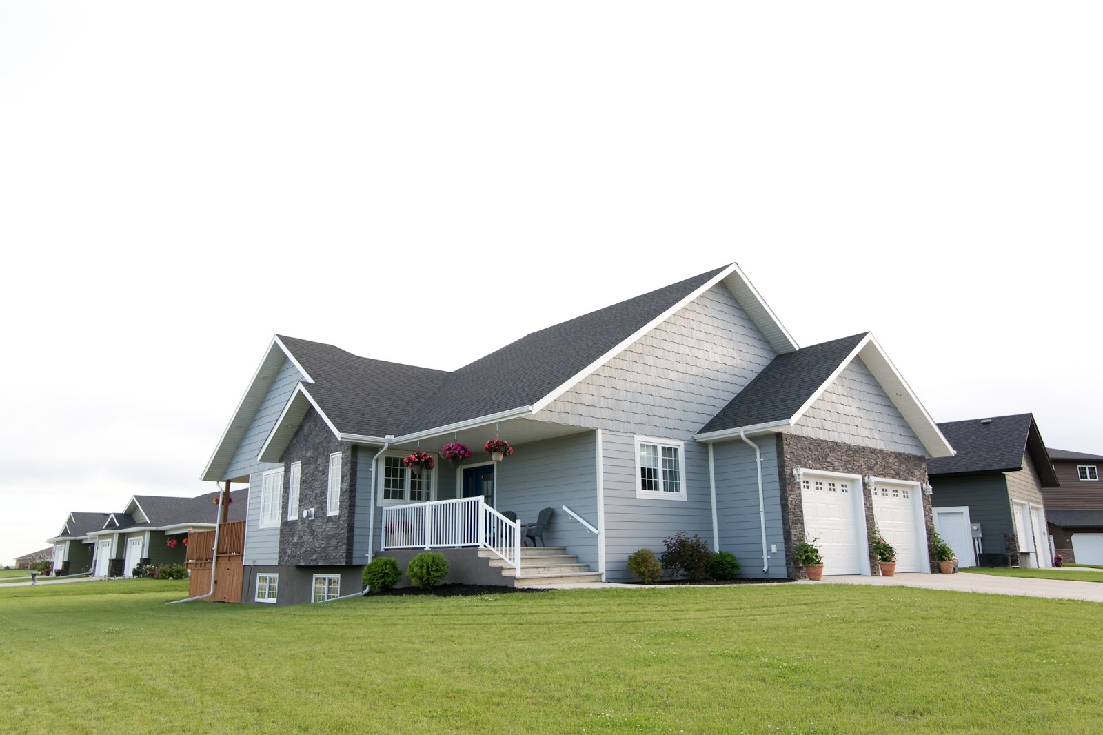 ROYAL LEPAGE Carman 8 Meadow Wood Bay. home