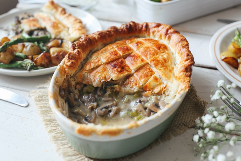 VARIOUS RECIPES MOM'S CREAMY LEEK & MUSHROOM PIE (VEGAN)
