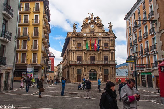 Plaza del ayuntamiento de Pamplona. 7 de julio es San Fermín.