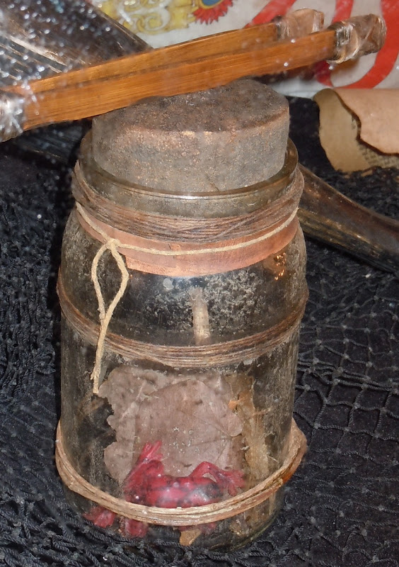 Pirates of the Caribbean frog jar prop