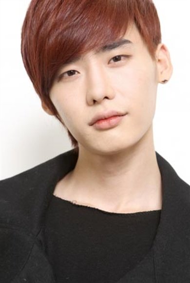 http://3.bp.blogspot.com/-KcQh9K_MY38/TVkYWNahyDI/AAAAAAAAFFc/2gl0PbHLL-c/s1600/Lee_Jong_Suk_actor.jpg