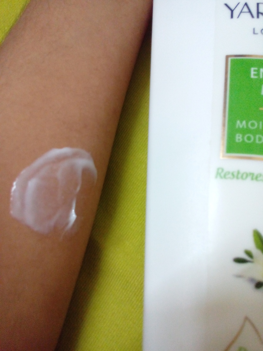 Yardley London English Musk Moisturizing Body Lotion Review, Pictures & Swatches