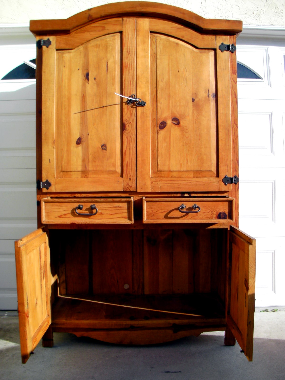 FURNITURE HOUSE Bavarian Armoire 3