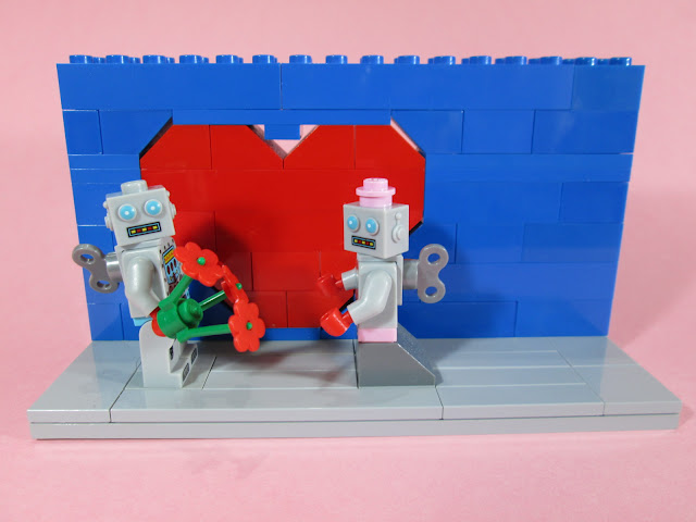 MOC LEGO Robot Love