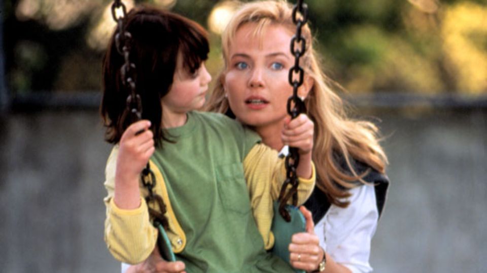 Crítica A Mão que Balança o Berço (1992) Sessão do Medo
