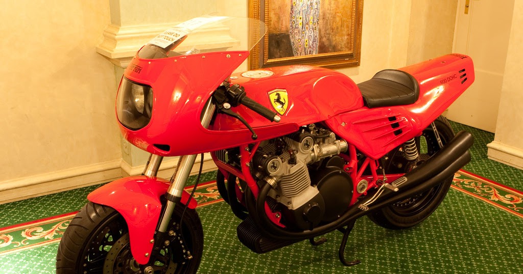 Ferrari 900