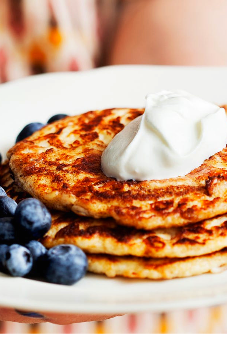 BREAKFAST RECIPE : KETO PANCAKES WITH BERRIES AND WHIPPED CREAM