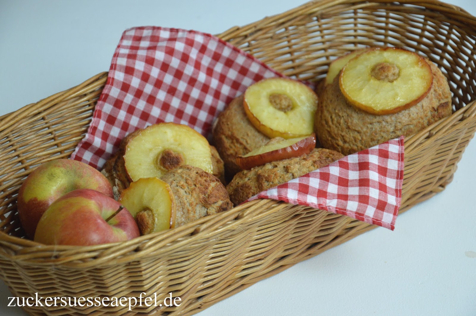 Ein Rezept für superleckere Apfelbrötchen | ♥ Zuckersüße Äpfel ...