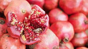 22 Pomegranate Benefits for Health and Daily Life