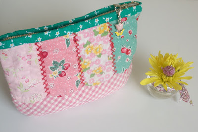 Stitching Notes: Sweet Scallop Pouch