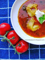 Σούπα με ψητές ντομάτες και τορτελίνια - by https://syntages-faghtwn.blogspot.gr