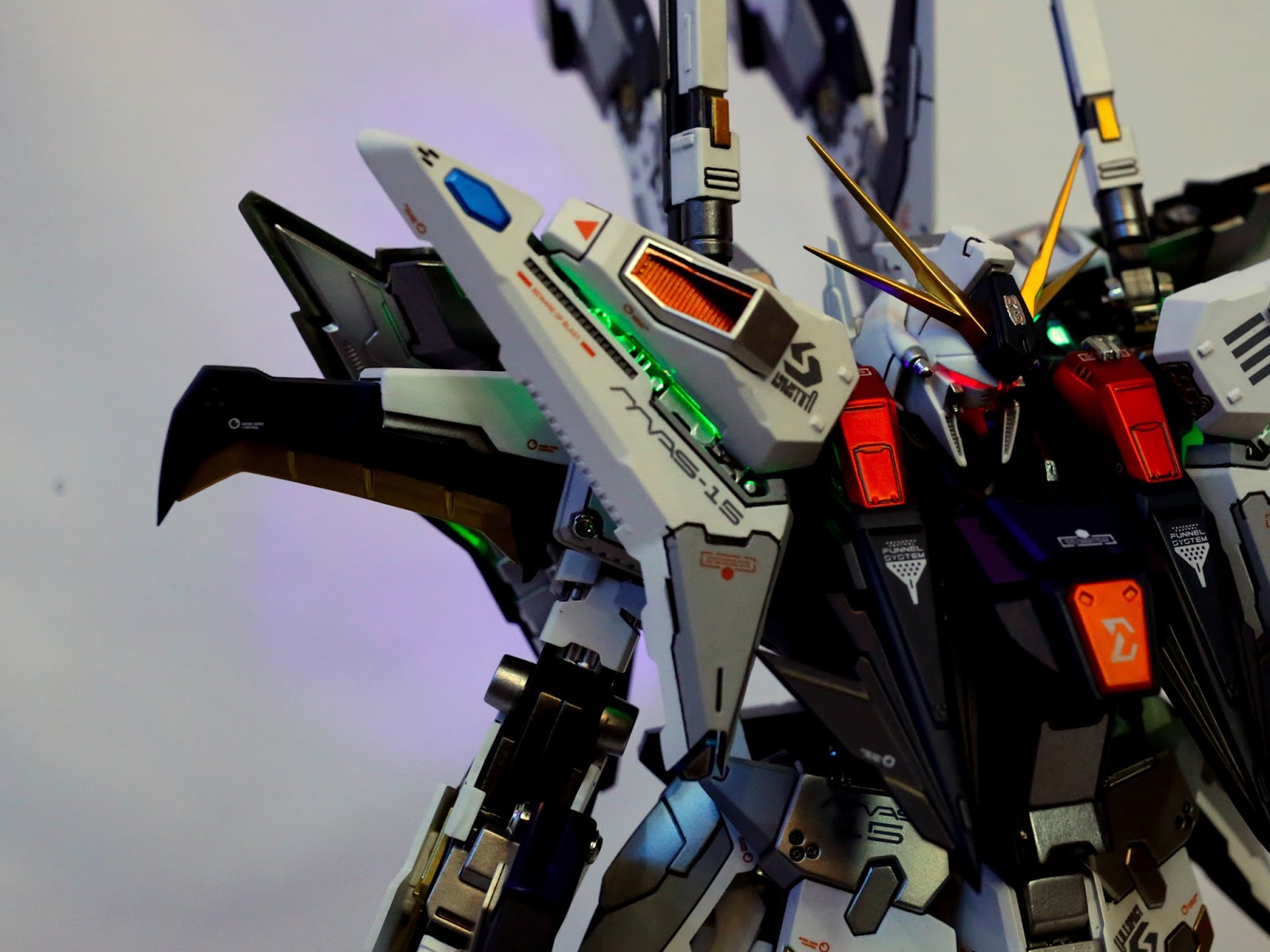 Custom Build : 1/100 RX-105 XI Gundam + Full Led Mod