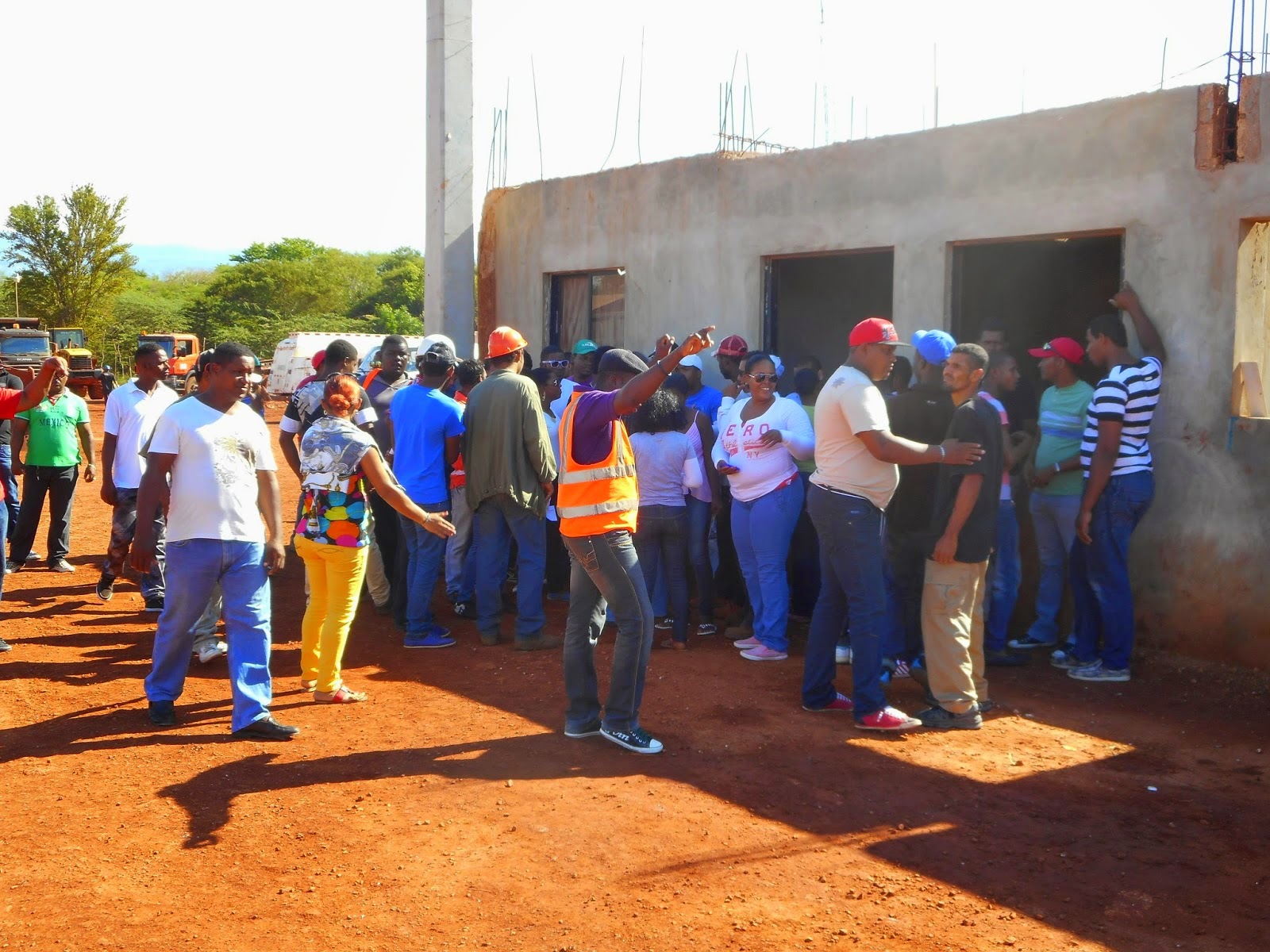 Suspenden  de trabajadores de la empresa de bauxita por falta de producción y mercado