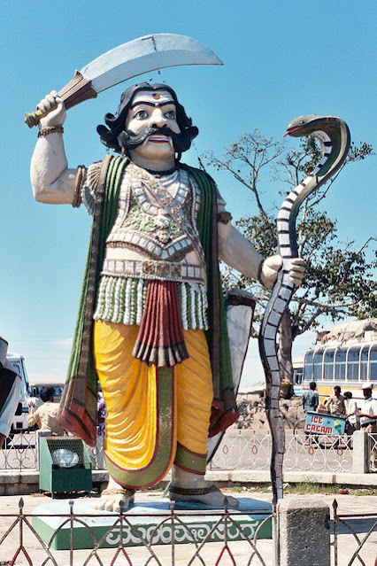 Статуя Демона Махишасура в Мисуру, Карнатака, Индия»