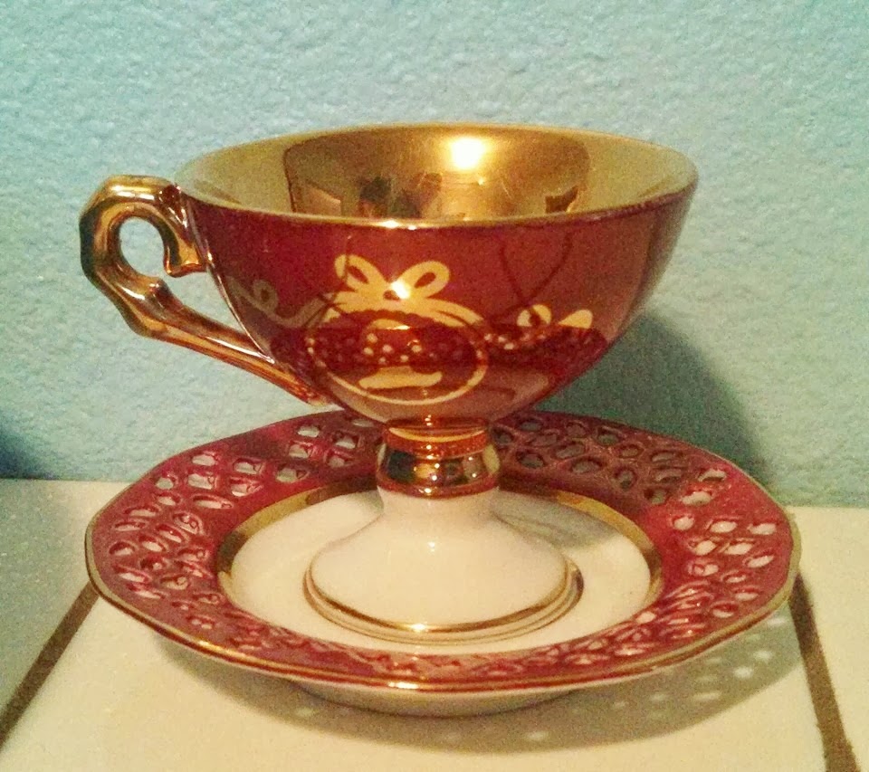 The Things That Last Winner!! And tea cup giveaway!