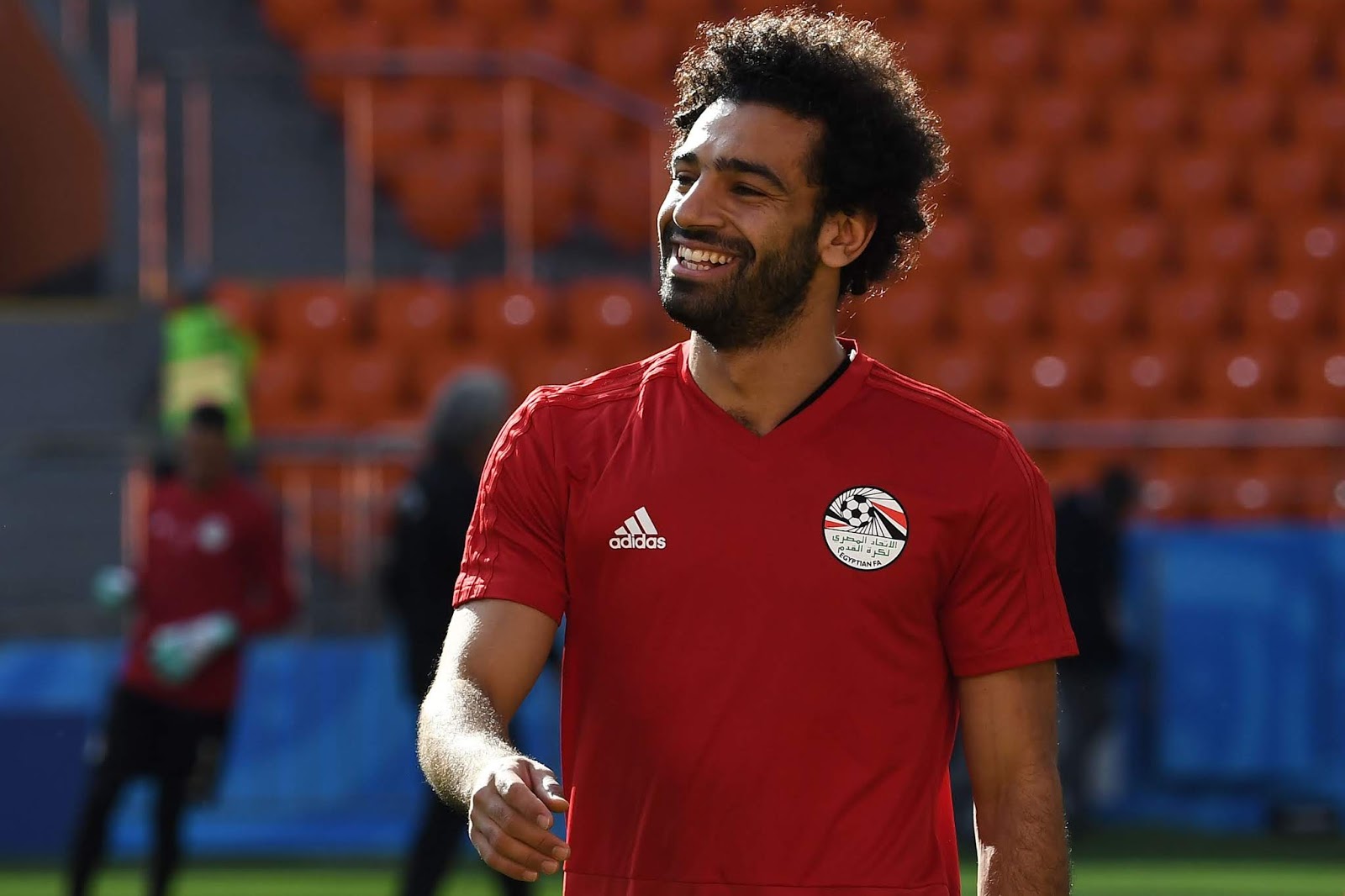 هل سيفوز محمد صلاح بلقب أفضل لاعب أمام كريستيانو وميسي؟ هل سيفوز محمد صلاح بلقب أفضل لاعب أمام كريستيانو وميسي؟