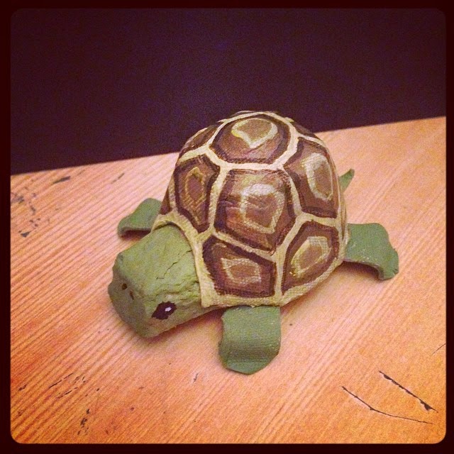 Bricolage Forest Egg Carton Turtle