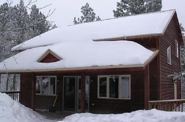 Roof Snow Removal Tips picture