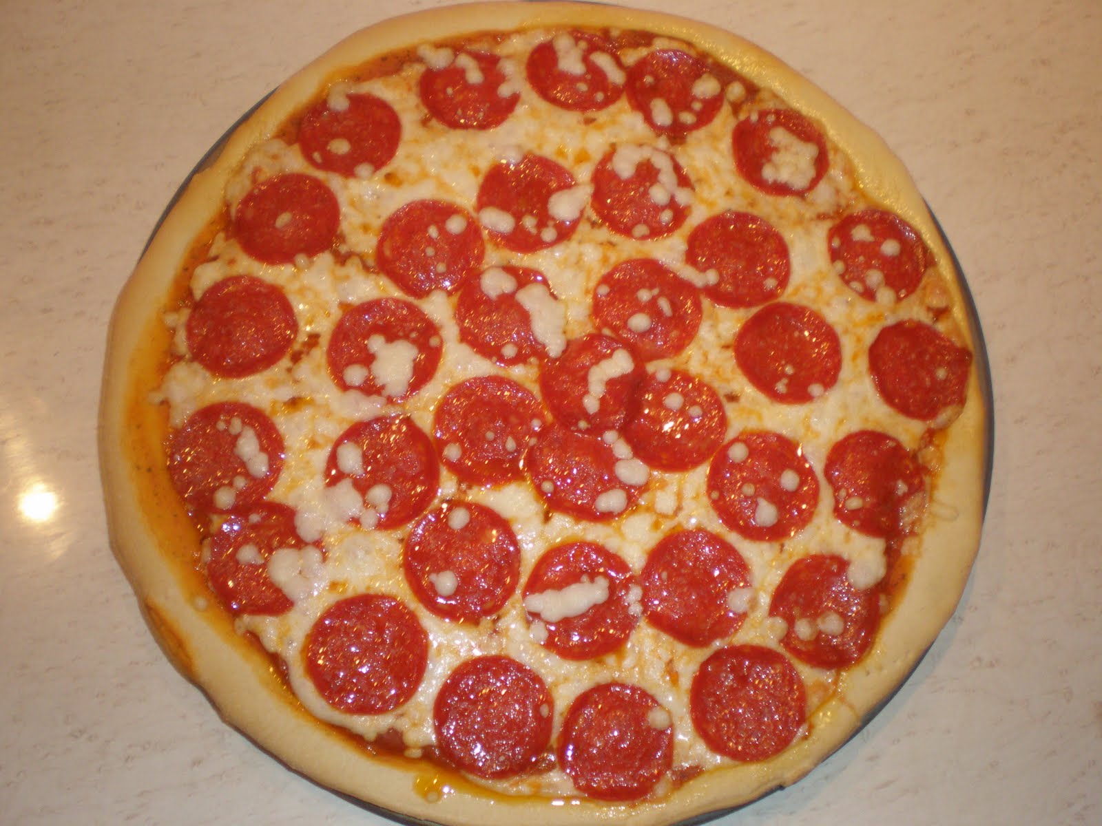 Mis pininos en la cocina...!!!: pizza de peperoni