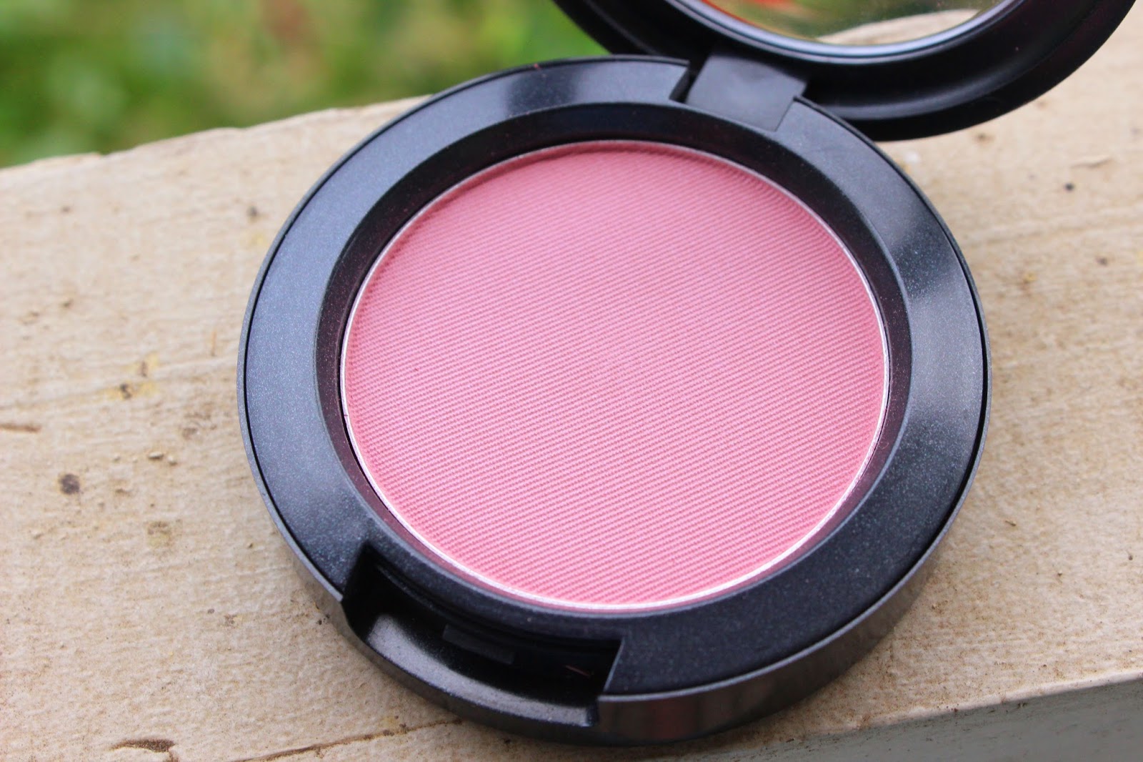Viva La Fashion I Beauty + Life Style Blog MAC "Dame" Blush Swatch + Review