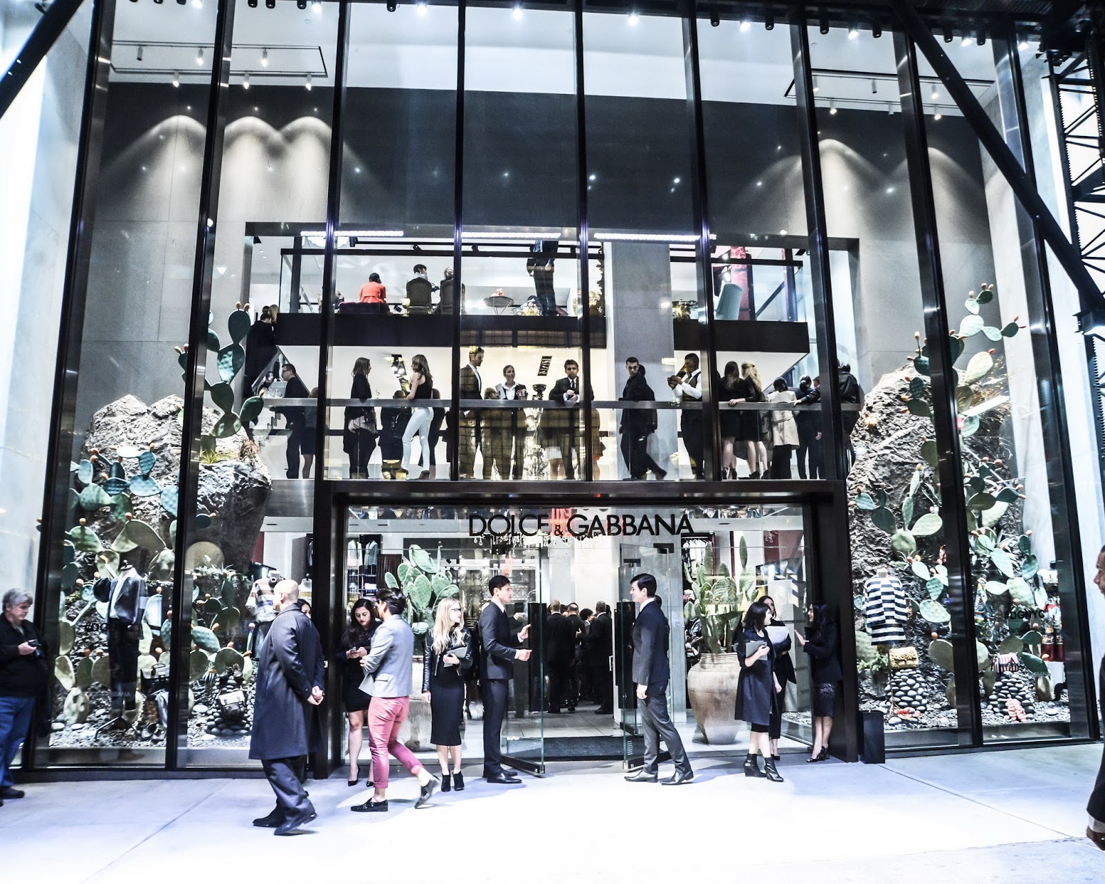 Lago Blu Blog Fashion & Lifestyle Dolce & Gabbana Opening on 5th