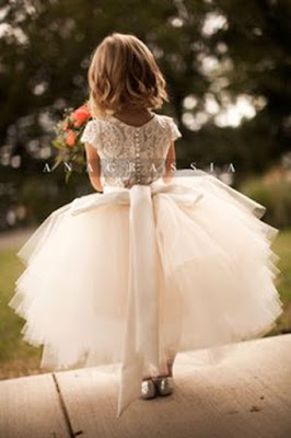 婚禮上只有小花童可以比我美！她們穿蓬蓬裙實在太可愛了～